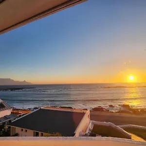 the-blue-peter.hotels-capetown.com/